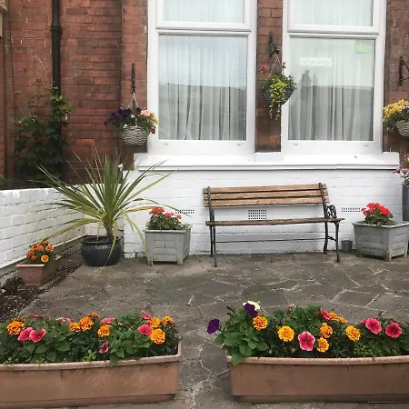 Dolphin 3* Scarborough