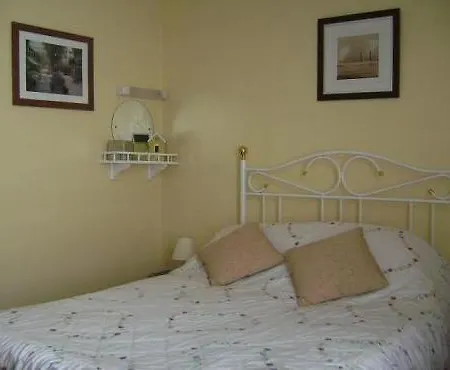 Dolphin 3* Scarborough