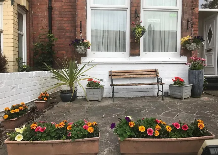 Dolphin 3* Scarborough