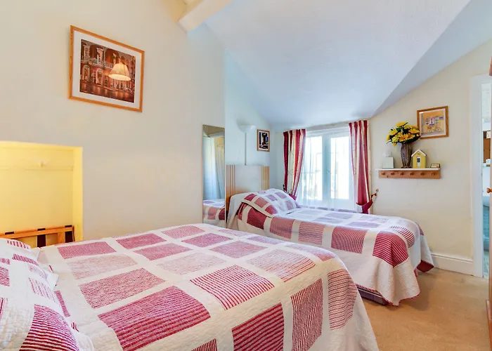 Dolphin 3* Scarborough