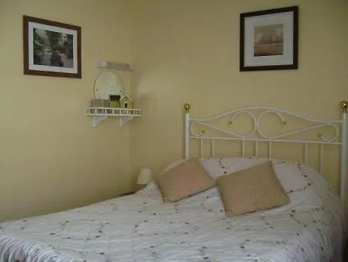 Dolphin 3* Scarborough